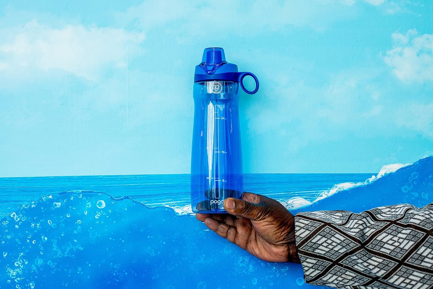 Pogo BPA-Free Tritan Plastic Water Bottle with Chug Lid, 32 Oz, Blue - Image 2